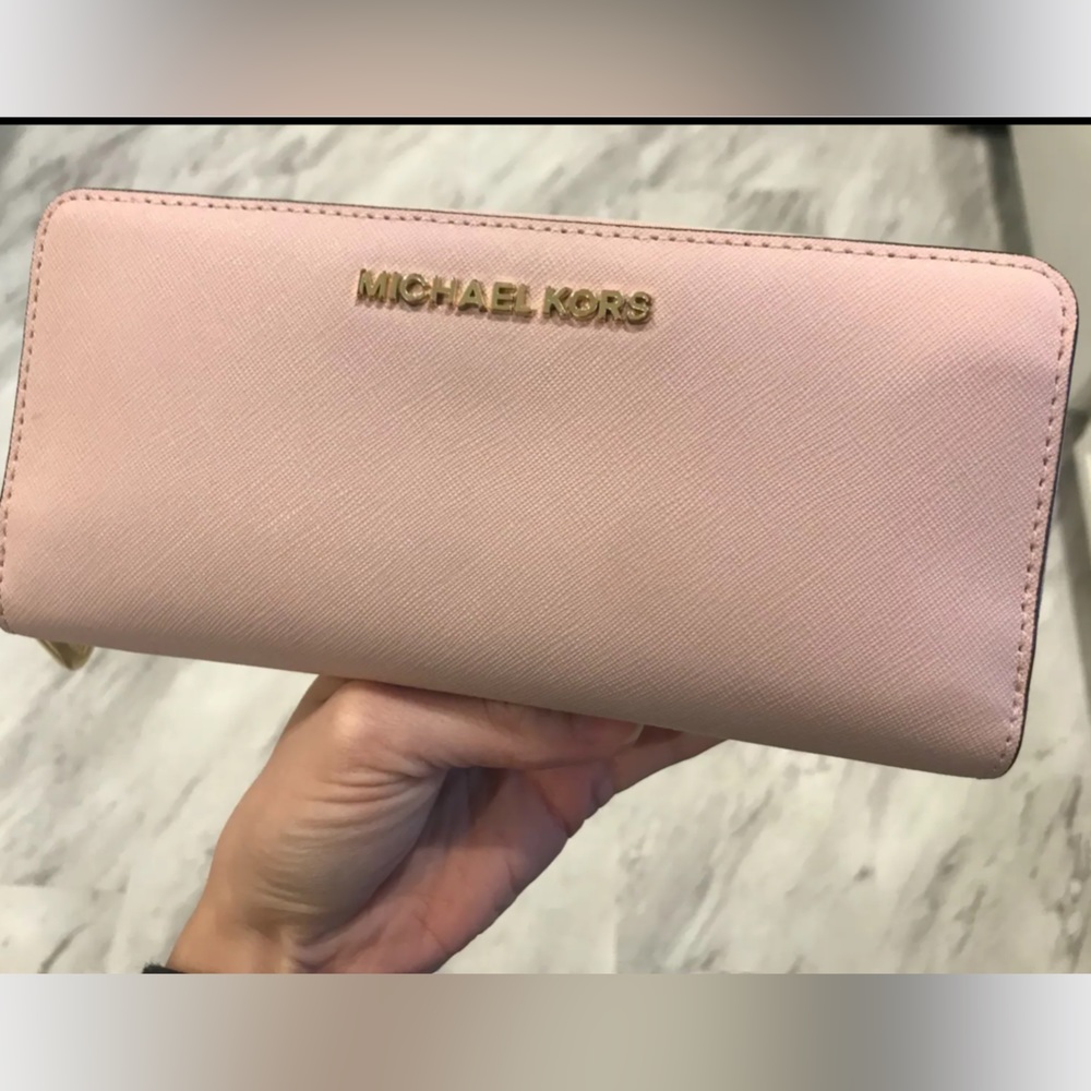 Michael Kors light pink Saffiano leather zip up wallet